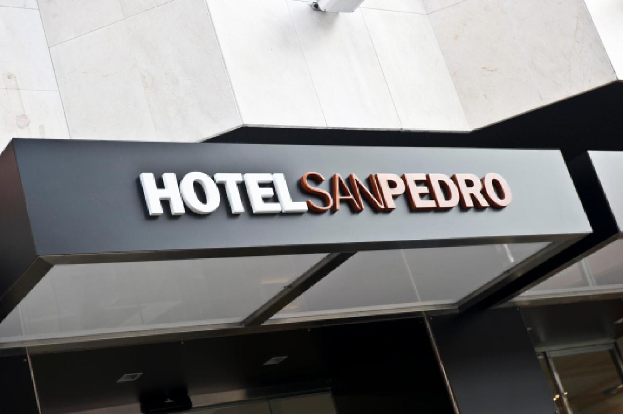Hotel San Pedro Langreo Eksteriør bilde